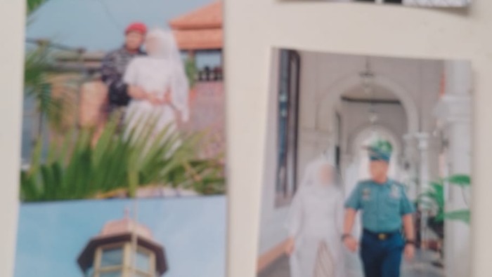 Qomarudin mengaku-aku TNI AL dan melakukan sesi foto prewedding memakai seragam TNI