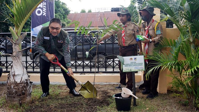 Berbagai pihak mulai melakukan penanaman pohon guna tercipta penyerapan emisi gas rumah kaca sebagai bentuk mitigasi perubahan iklim dan mencegah global warming. Ini buktinya.