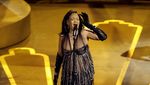Rihanna yang Penuh Emosi kala Bawakan Lift Me Up di Oscar 2023