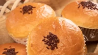 Kuno Bakery di Jakarta Barat, memiliki roti coklat yang enak harganya dari Rp 11.000 saja. Banyak juga jenis roti lainnya.  Foto: Pool/Site