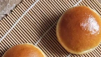 Dibuat fresh setiap harinya, Koe Nyah Roti Manis Premium ini harganya hanya Rp 8.500 saja, dan dibuat tanpa bahan pengawet. Foto: Pool/Site