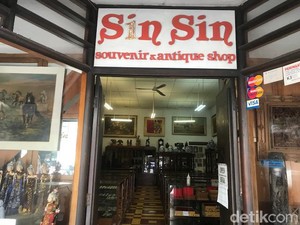 Cerita dari Toko Barang Antik di Sudut Jalan Braga Bandung