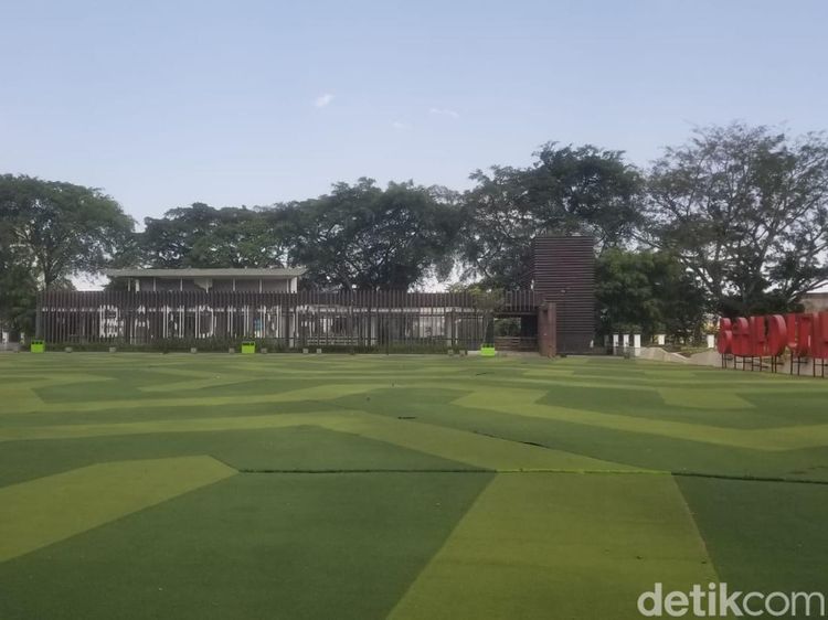 Hangat Senja di Alun-alun Kota Bandung