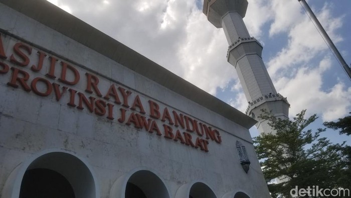 Situasi Alun-alun Kota Bandung, Senin (13/3/2023). Situasi Alun-alun Kota Bandung, Senin (13/3/2023).