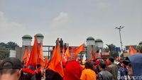 Demo Tolak Perpu Ciptaker Di Depan DPR, Buruh Ancam Mogok Nasional