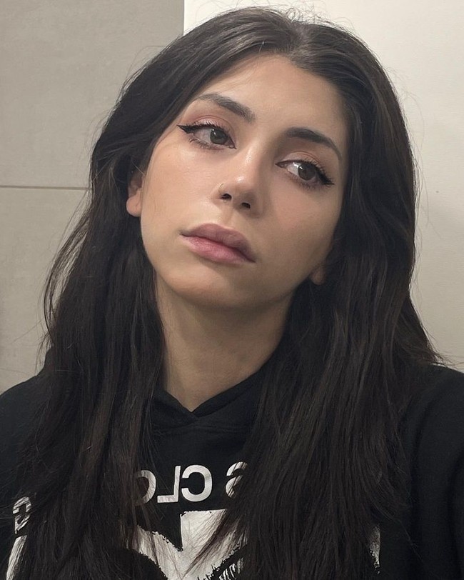 Ketika mengumumkannya di Instagram, pernikahan Sofi jadi perbincangan karena dianggap hanya ingin mencari atensi. Foto: Instagram Sofi Maure