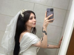 Potret Wanita yang Viral Nikahi Diri Sendiri, Baru Sehari Sudah Ingin Cerai