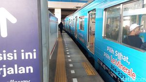 Anker Dukung Tangga Tambahan Dibangun: Stasiun Manggarai Kayak Train to Busan