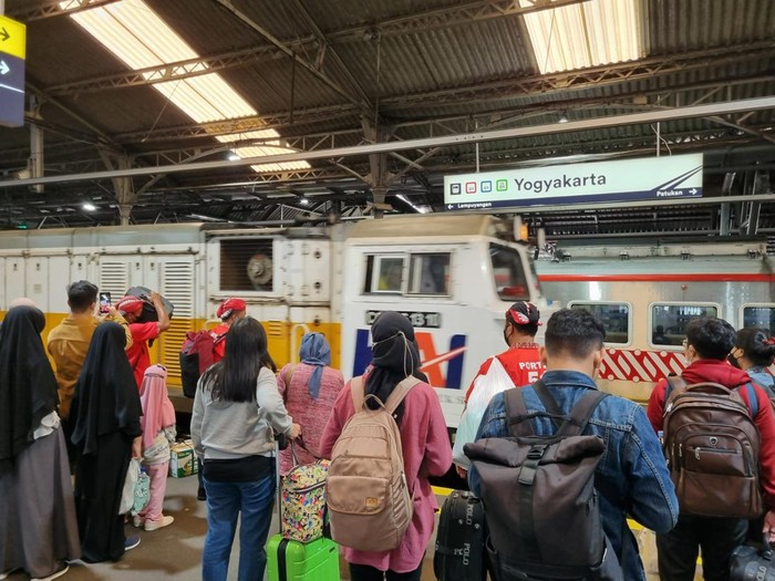 Suasana di Stasiun Tugu, Jogja.