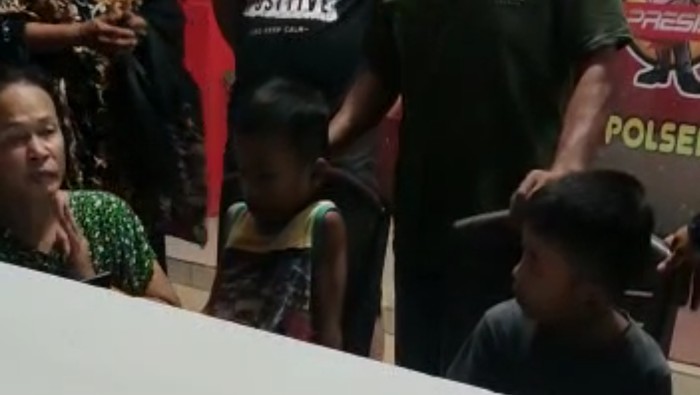 Tangkapan layar video dengan narasi empat anak di Batam diduga jadi korban penculikan.