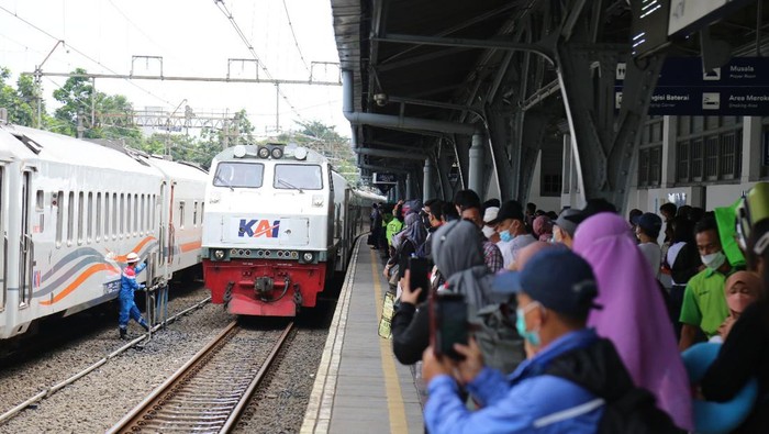 Tiket Kereta Api Tambahan Lebaran 2023