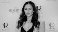 Wulan Guritno mengenakan lingeri dari Raquel. Foto: Instagram Raquel Lingerie Official