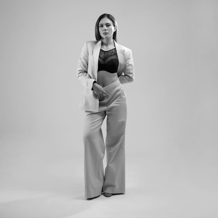 Wulan Guritno Wulan Guritno mengenakan lingerie.