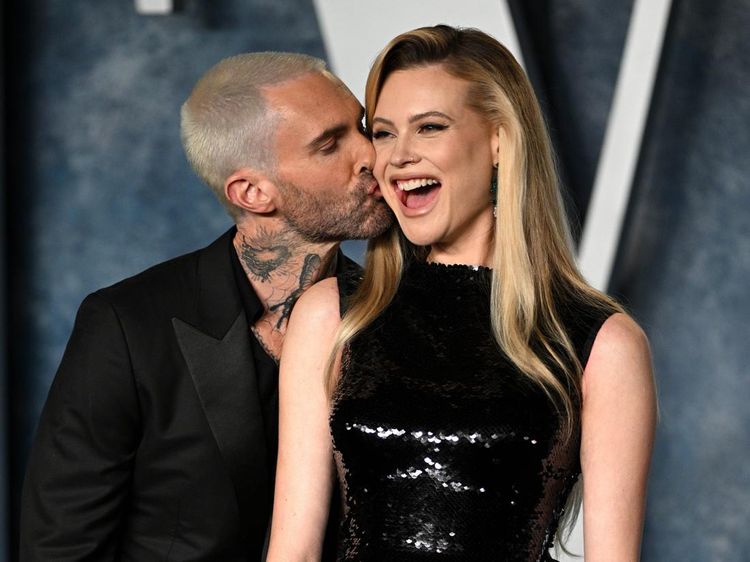 Kemesraan Adam Levine dan Behati Prinsloo Usai Heboh Kasus Perselingkuhan