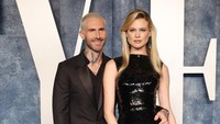 Ini merupakan kali perdana mereka berdua tampil bersama di sebuah acara usai heboh kasus perselingkuhan Adam Levine. Getty Images/Amy Sussman
