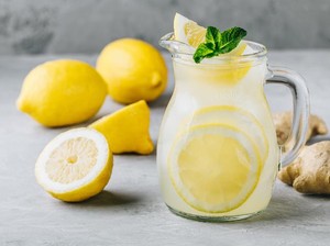 Manfaat Minum Air Lemon Setiap Hari, Bantu Hidrasi Tubuh hingga Cegah Batu Ginjal