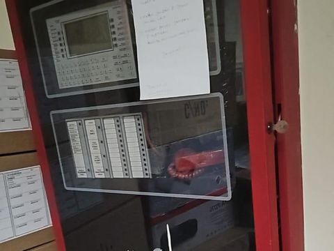 Alarm kebakaran di RSUD Budhi Asih di Jaktim sempat berbunyi. Kondisi itu terjadi akibat korsleting pada panel kontrol alarm kebakaran. (dok Damkar Jaktim)