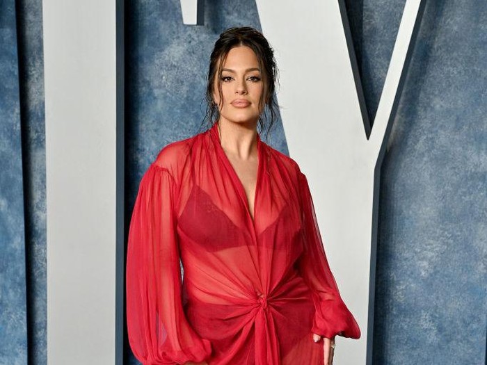 BEVERLY HILLS, CALIFORNIA - MARCH 12: Ashley Graham attends the 2023 Vanity Fair Oscar Party Hosted By Radhika Jones at Wallis Annenberg Center for the Performing Arts on March 12, 2023 in Beverly Hills, California. (Photo by Lionel Hahn/Getty Images)