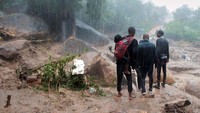 Juru Bicara Kepolisian Daerah Malawi Beatrice Mikuwa mengatakan kota Blantyre terkena dampak terparah.