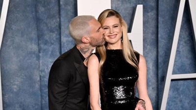 Adam Levine dan Behati Prinsloo Mesra di Pesta Oscars Setelah Isu Selingkuh