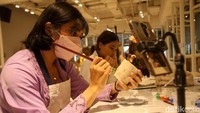 Pengunjung yang datang juga diberikan pengalaman kegiatan kreatif seperti melukis di kanvas dan berbagai produk lain, membuat pottery handbuild, pottery wheel, instalasi interaktif dan galeri seni.