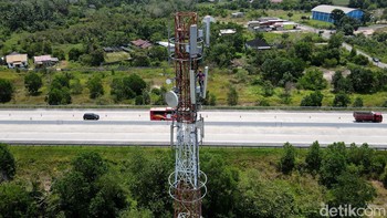 Sarana digital menjadi salah satu solusi bagi masyarakat, termasuk pelanggan XL Axiata, untuk menjalin silaturahmi. Selain itu, banyak layanan digital yang menyajikan hiburan dan media sosial yang bisa menjadi sarana bagi masyarakat dan pelanggan untuk mengisi masa liburan panjang.