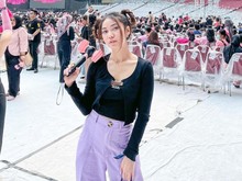 Elma Dae Rajin Baca Buku-KBBI Demi Tulis Lirik Lagu Bermakna Elma Dae Rajin Baca Buku-KBBI Demi Tulis Lirik Lagu Bermakna