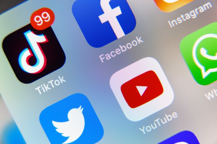 Ilustrasi Akun TikTok untuk Anak
