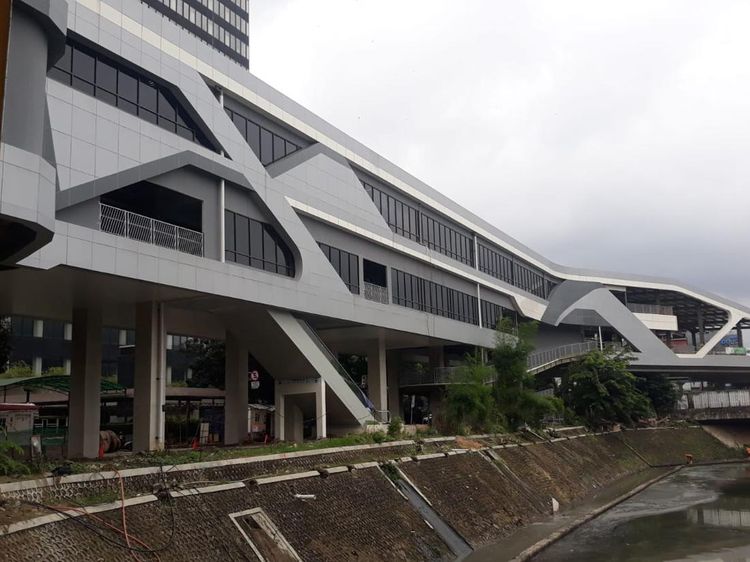 Potret Jembatan Baru Penghubung LRT-KRL di Dukuh Atas