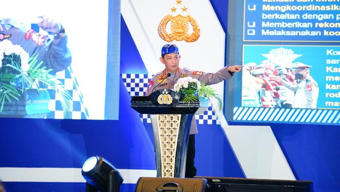 Kapolri Jenderal Listyo Sigit Prabowo dalam Rakernis Korlantas Polri 2023 di Bandung, Jawa Barat, Selasa (14/3/2023).Kapolri Jenderal Listyo Sigit Prabowo dalam Rakernis Korlantas Polri 2023 di Bandung, Jawa Barat, Selasa (14/3/2023).