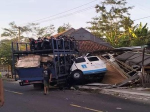 Niat Mulia Dokter Sopiri Sendiri Ambulans Sebelum Tewas Adu Banteng