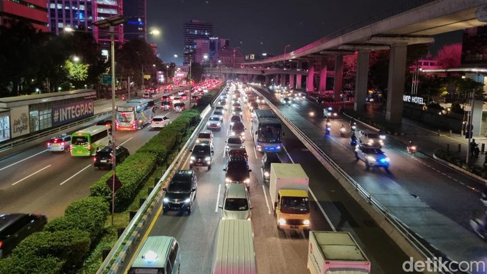 Kemacetan di Tol Dalkot di Pancoran arah Senayan (Haris Fadhil/detikcom)