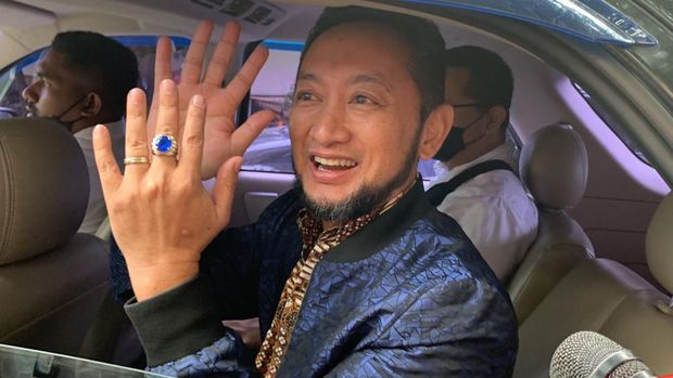 Kepala Bea Cukai Makassar Andhi usai diperiksa KPK soal LHKPN (Azhar-detikcom)