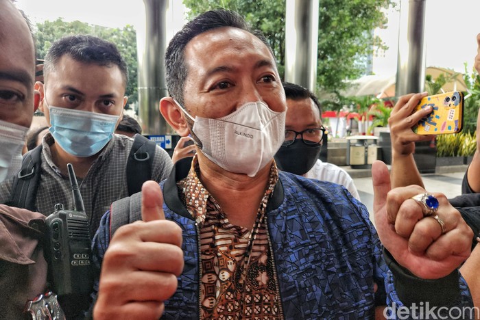 Kepala Bea-Cukai Makassar Andhi Pramono tiba di KPK, Jakarta, Selasa (14/3/2023).