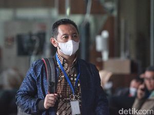 Puluhan Miliar Gratifikasi Eks Pejabat Bea Cukai Terungkap di Dakwaan