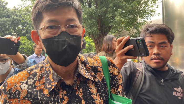 Kepala Kantor Pajak Madya Jakarta Timur Wahono Saputro memenuhi panggilan KPK. (Azhar/detikcom)