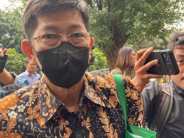 Kepala Kantor Pajak Madya Jakarta Timur Wahono Saputro memenuhi panggilan KPK. (Azhar/detikcom)