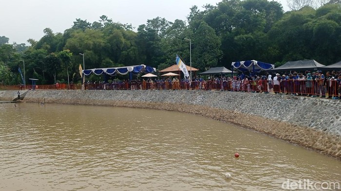 Kolam retensi Cisanggarung Kota Bandung.