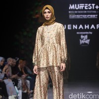 Jenahara merilis koleksi Lebaran 2023 dalam warna bold dalam gelaran Muffest 2023 di di Hotel Westin, Jakarta, Jumat (10/3/2023). Foto: Mohammad Abduh/detikcom  