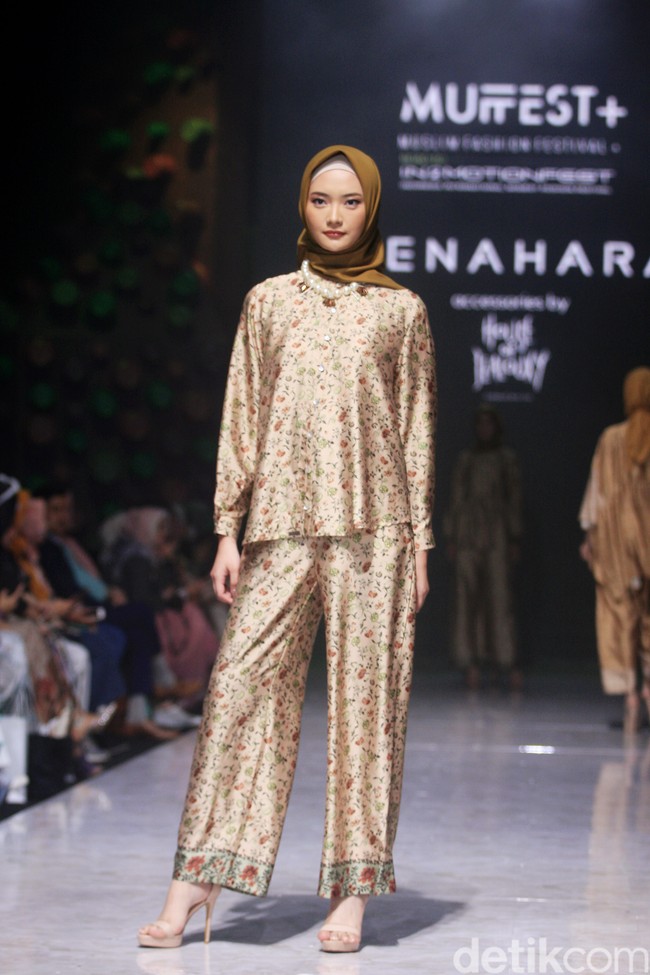 Jenahara merilis koleksi Lebaran 2023 dalam warna bold dalam gelaran Muffest 2023 di di Hotel Westin, Jakarta, Jumat (10/3/2023). Foto: Mohammad Abduh/detikcom  