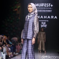 Jenahara merilis koleksi Lebaran 2023 dalam warna bold dalam gelaran Muffest 2023 di di Hotel Westin, Jakarta, Jumat (10/3/2023). Foto: Mohammad Abduh/detikcom  