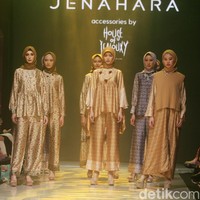 Jenahara merilis koleksi Lebaran 2023 dalam warna bold dalam gelaran Muffest 2023 di di Hotel Westin, Jakarta, Jumat (10/3/2023). Foto: Mohammad Abduh/detikcom