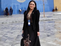Harta Rp 32 M, Intip Garasi Krisdayanti yang Maju Pilwali Kota Batu