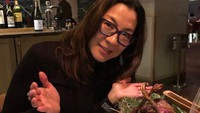Punya selera makan yang unik, Michelle tak pernah membatasi makanan apa saja yang bisa disantapnya. Foto: Instagram/Facebook