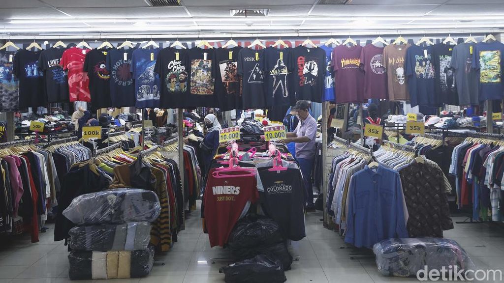 Kemenkop Minta E-Commerce Take Down Konten Barang Bekas Impor