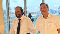 Luhut dan Paloh makan siang di NasDem Tower, Gondangdia, Jakarta Pusat, Selasa (14/3/2023). Keduanya duduk di satu meja yang sama. (dok.Istimewa)