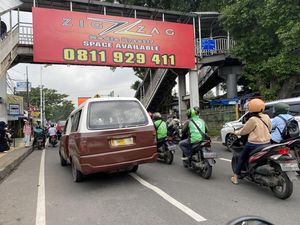 Banyak Angkot Ngetem Sembarangan, Lalin Lenteng Agung Macet Panjang