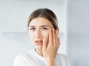9 Cara Mengatasi Kulit Kering dengan Kebiasaan dan Bahan Alami