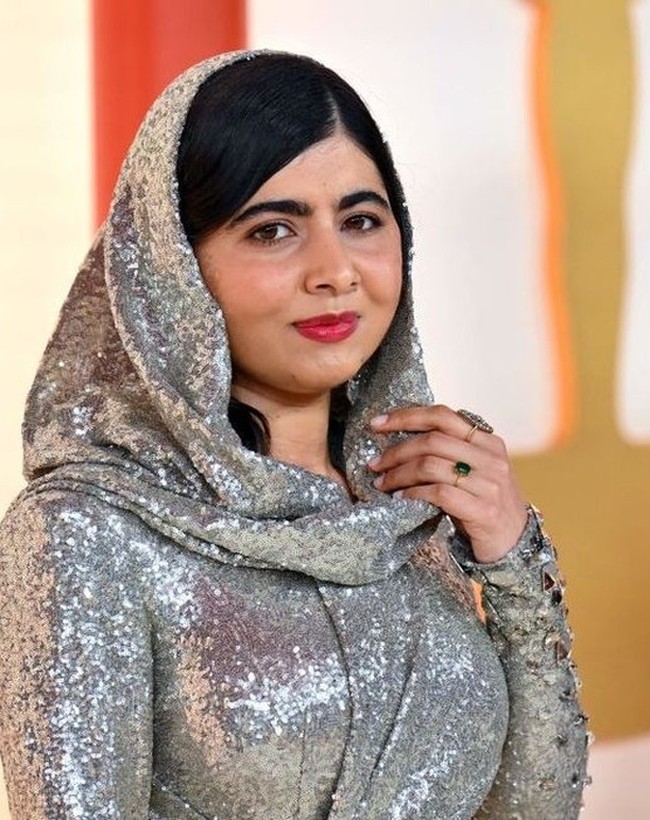 Malala untuk pertama kalinya datang ke acara penghargaan film tersebut bersama suaminya yang tampan, Asser Malik. Foto: Instagram @malala