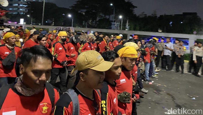 Massa buruh membubarkan diri (Devi Puspitasari/detikcom)
